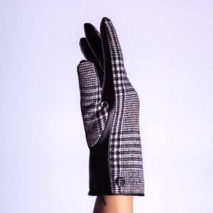vegan leather gloves ladies - Britt on model